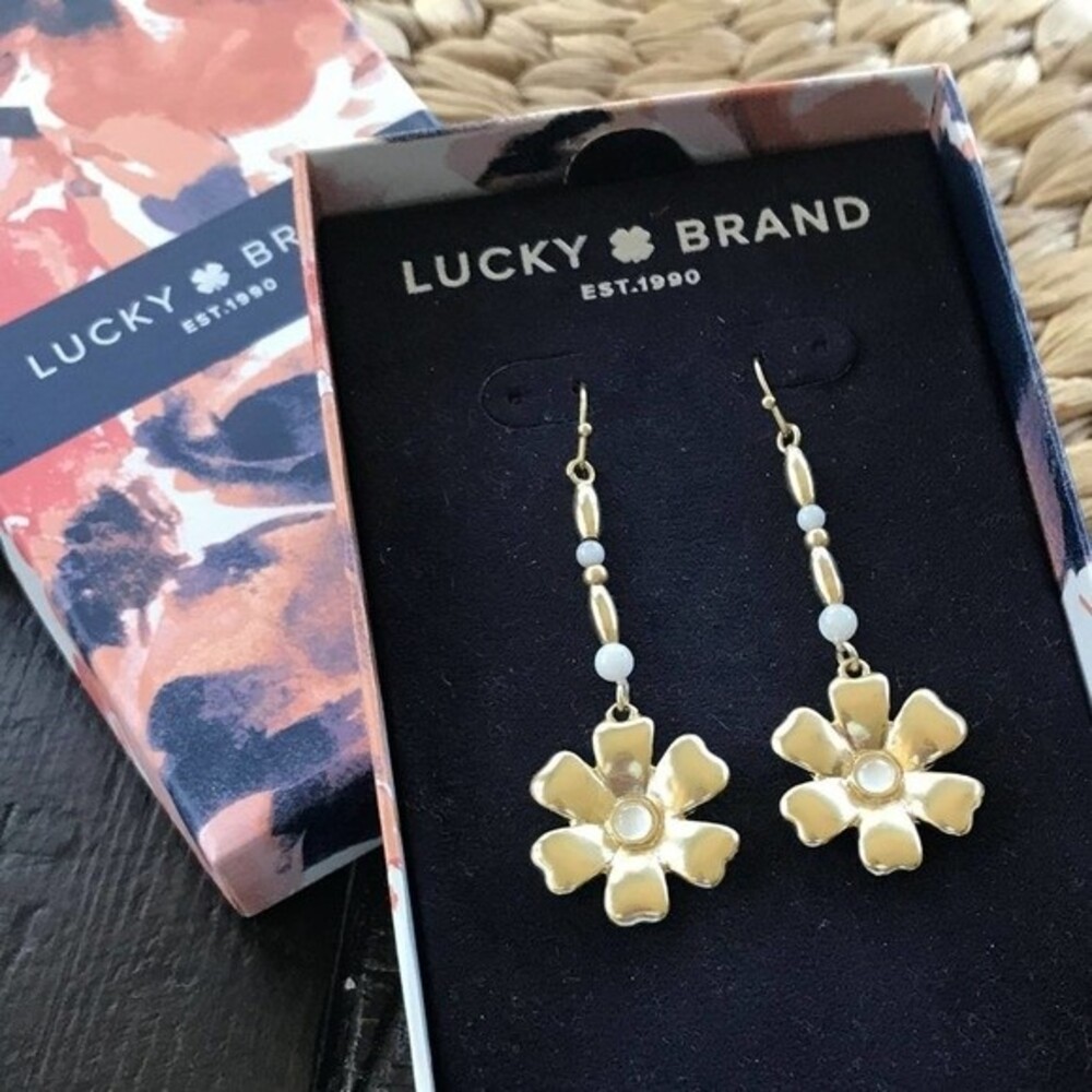 LUCKY BRAND Goldtone Daisy Long Dangle Earrings NEW in Box